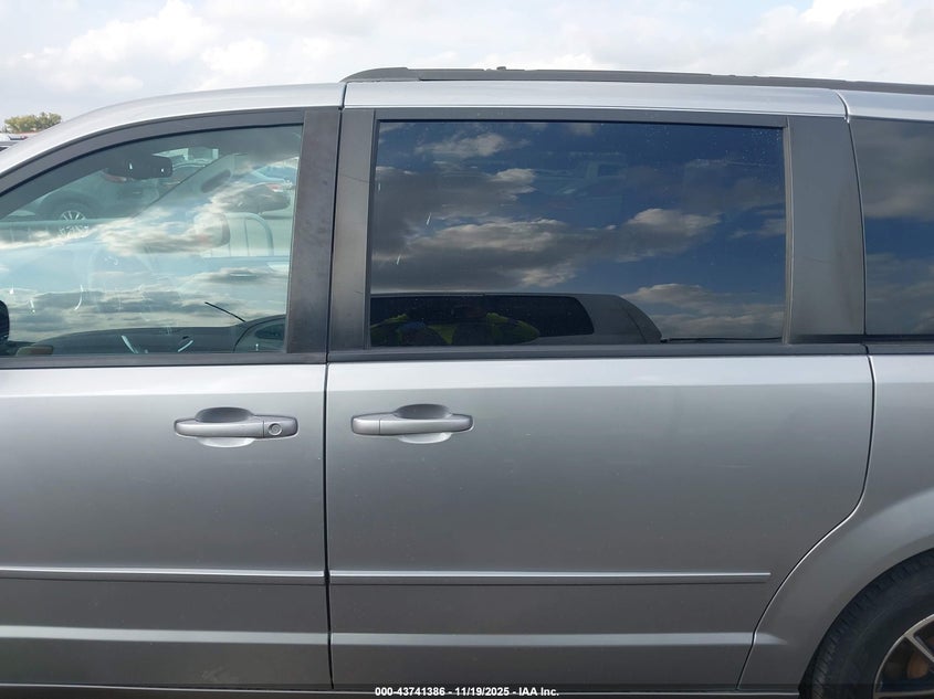 2017 Dodge Grand Caravan Gt VIN: 2C4RDGEG8HR825375 Lot: 43741386