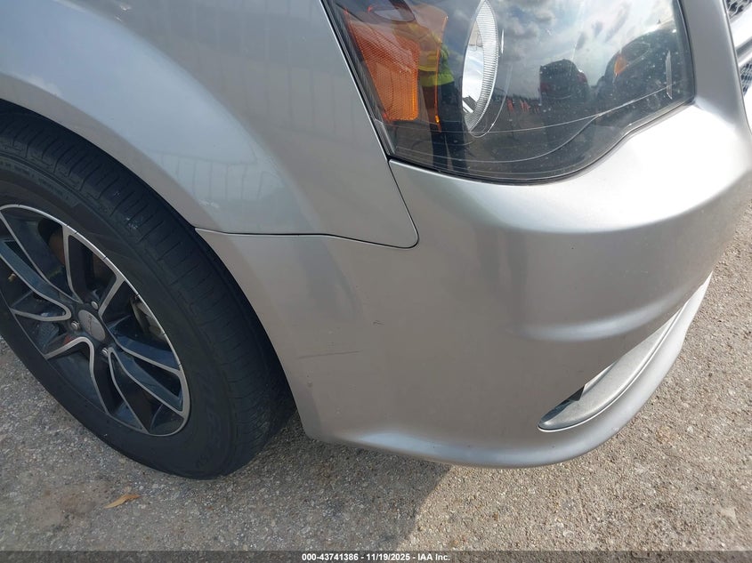 2017 Dodge Grand Caravan Gt VIN: 2C4RDGEG8HR825375 Lot: 43741386