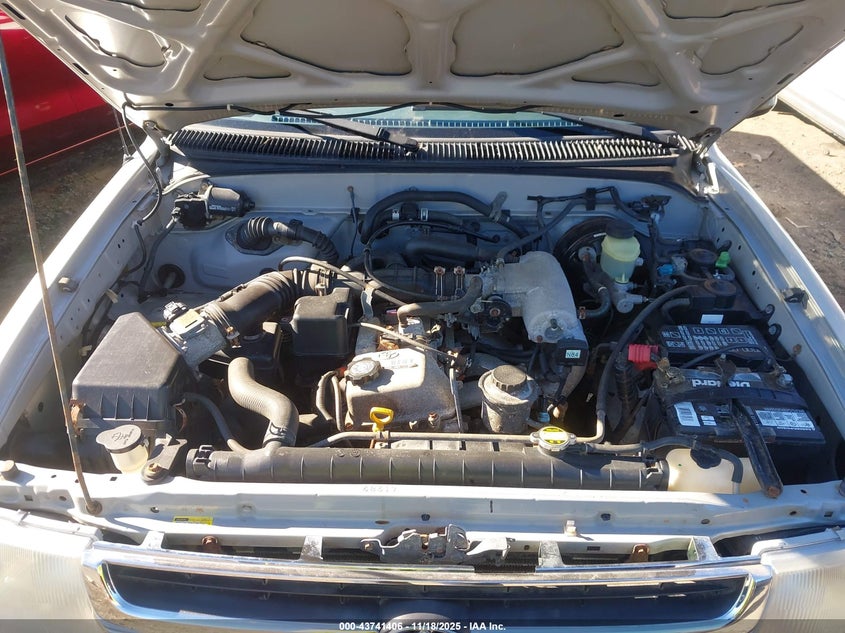 2000 Toyota Tacoma VIN: 4TAVL52N4YZ620808 Lot: 43741406