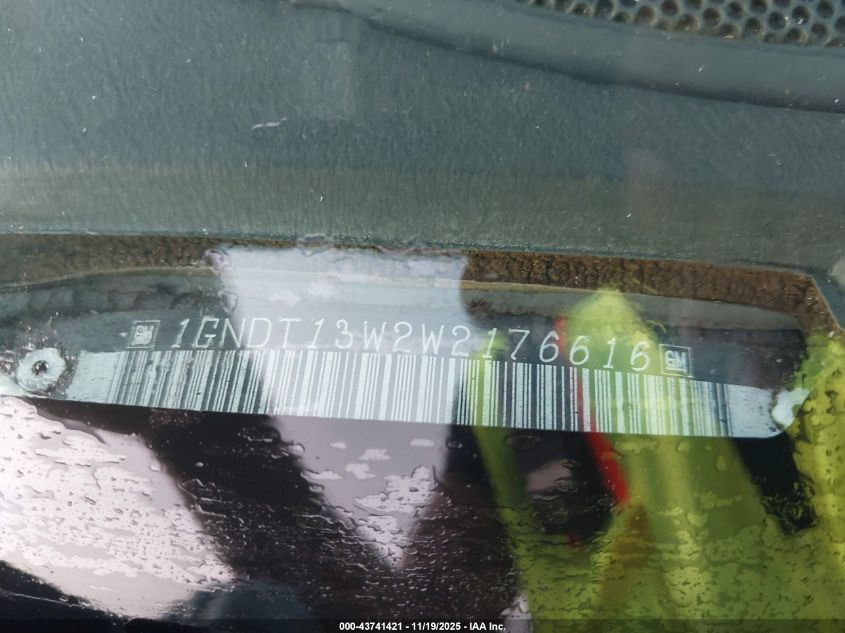 1998 Chevrolet Blazer Lt VIN: 1GNDT13W2W2176616 Lot: 43741421