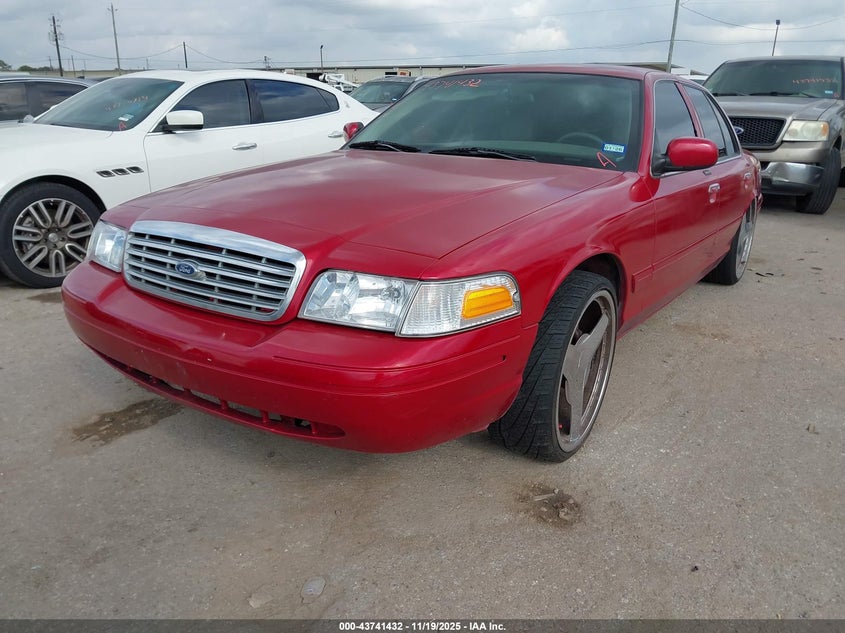 2FAFP74W03X165748 2003 FORD CROWN VICTORIA photo no. 2