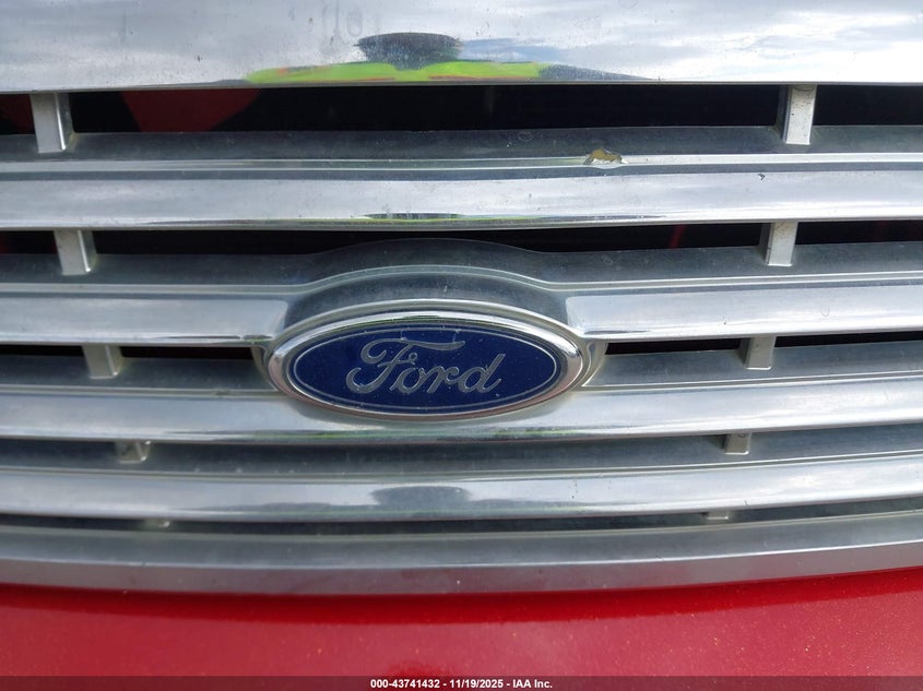 2003 Ford Crown Victoria Lx VIN: 2FAFP74W03X165748 Lot: 43741432