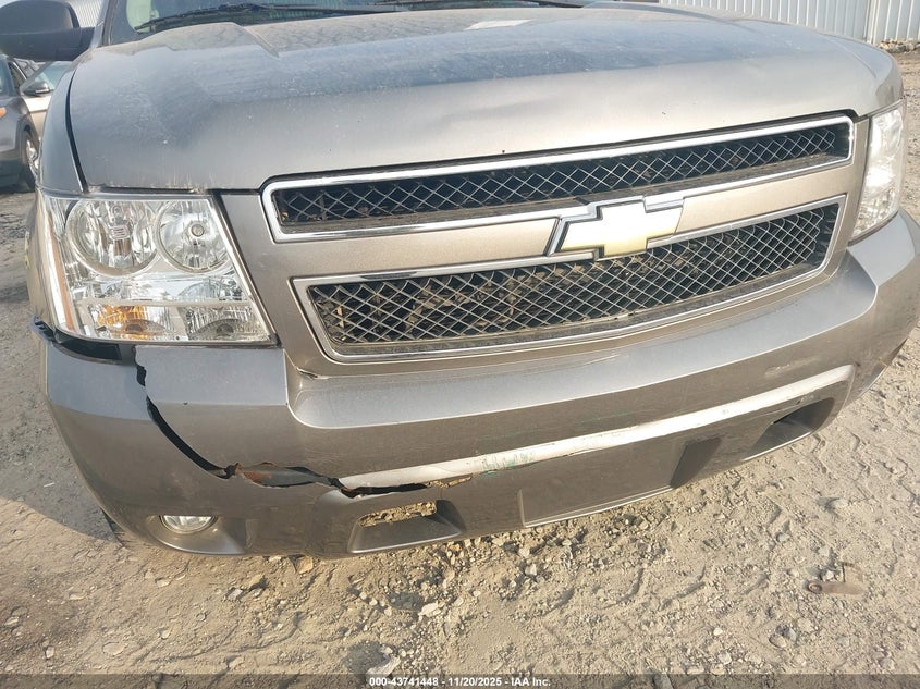 2008 Chevrolet Tahoe Ls VIN: 1GNFK130X8R240600 Lot: 43741448