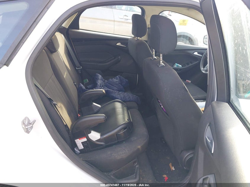 1FADP3K26JL290781 2018 FORD FOCUS photo no. 8