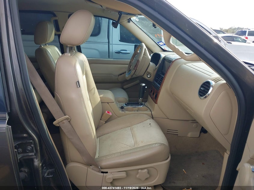 1FMEU64E06UA47769 2006 FORD EXPLORER photo no. 5