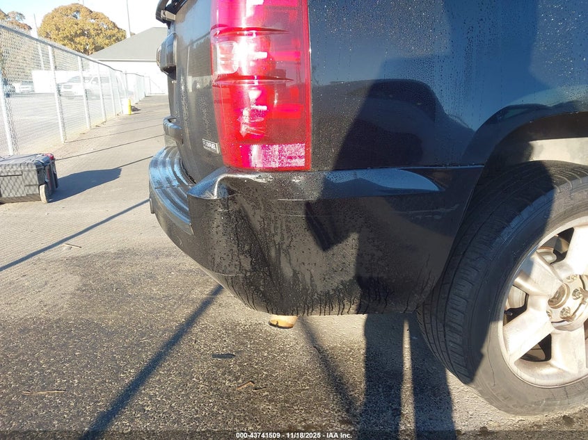 2007 Chevrolet Tahoe Ltz VIN: 1GNFC13037J328284 Lot: 43741509