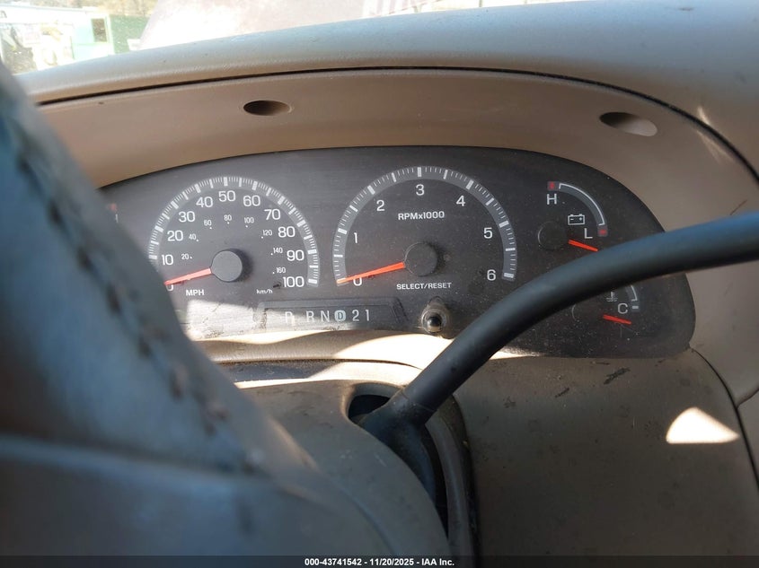 2001 Ford F-150 King Ranch Edition/Lariat/Xlt VIN: 1FTRW08L41KB30020 Lot: 43741542