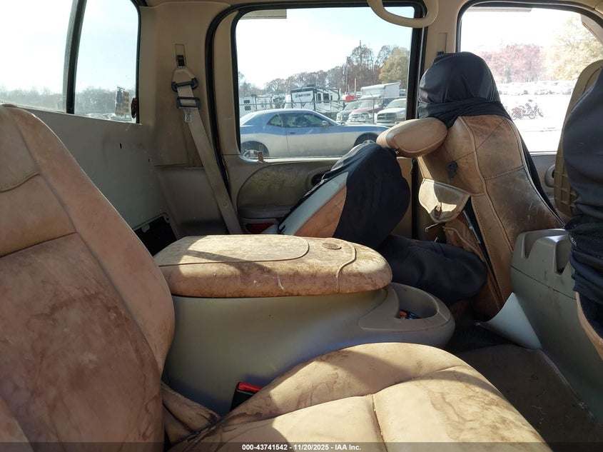 2001 Ford F-150 King Ranch Edition/Lariat/Xlt VIN: 1FTRW08L41KB30020 Lot: 43741542