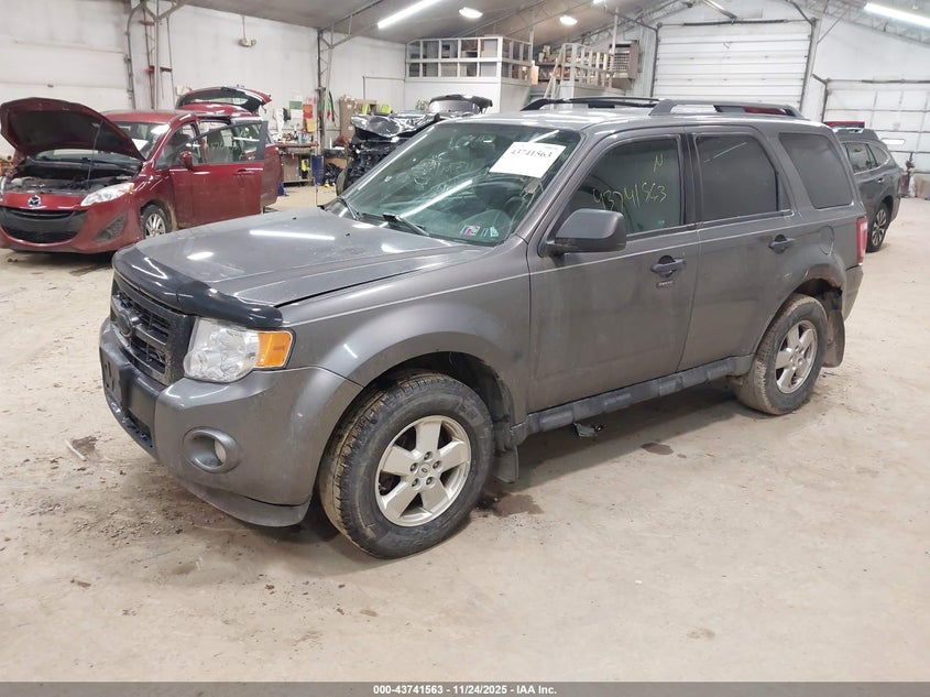 1FMCU9D71CKB28507 2012 FORD ESCAPE photo no. 2
