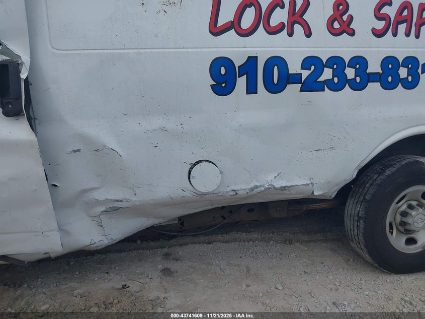 2005 Chevrolet Express VIN: 1GCGG25U151252729 Lot: 43741609