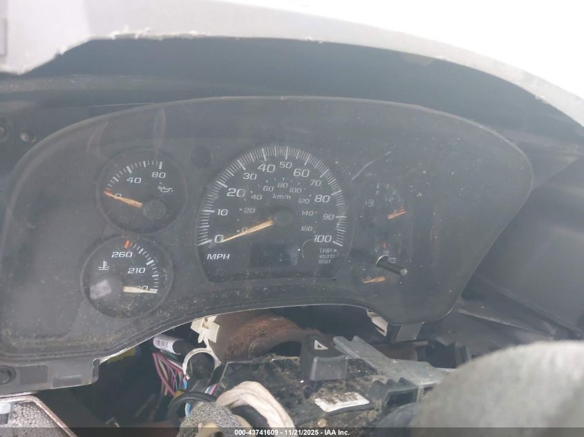 2005 Chevrolet Express VIN: 1GCGG25U151252729 Lot: 43741609