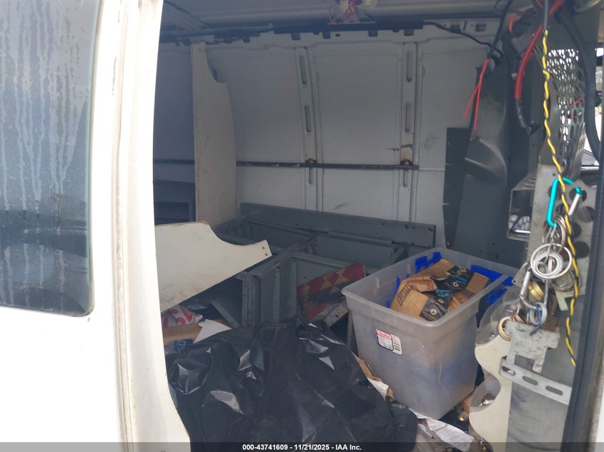 2005 Chevrolet Express VIN: 1GCGG25U151252729 Lot: 43741609