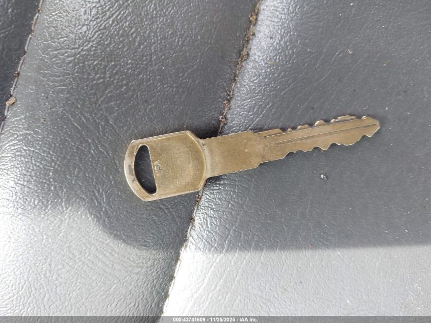 2005 Chevrolet Express VIN: 1GCGG25U151252729 Lot: 43741609