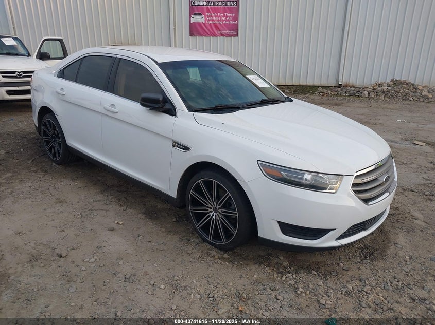 FORD TAURUS SE