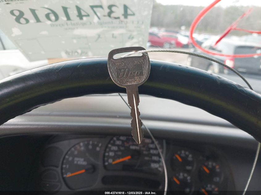 2004 Chevrolet Tahoe Ls/Lt/Z71 VIN: 1GNEK13T74J112717 Lot: 43741618