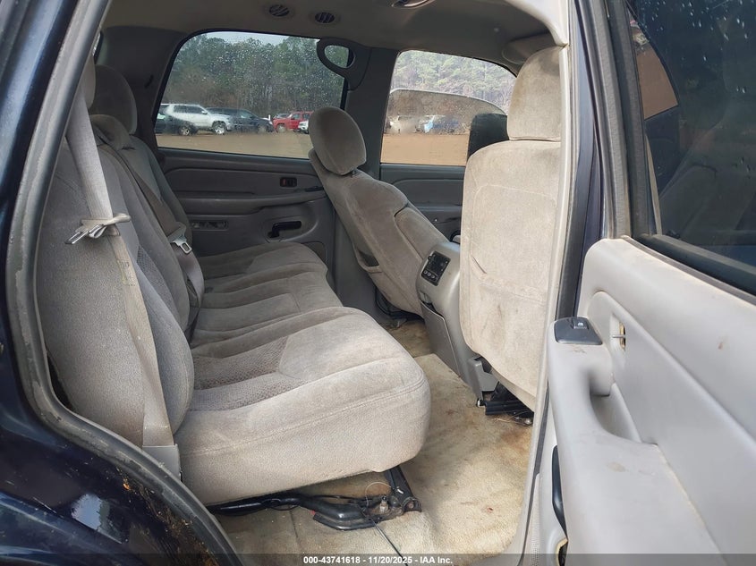 2004 Chevrolet Tahoe Ls/Lt/Z71 VIN: 1GNEK13T74J112717 Lot: 43741618