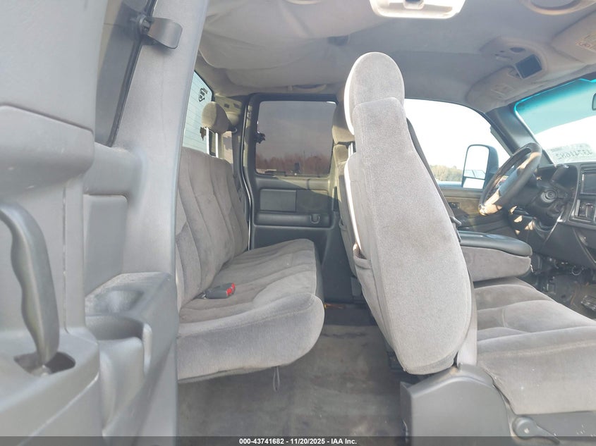 2003 GMC Sierra 2500Hd Sle VIN: 1GTHK29113E155216 Lot: 43741682