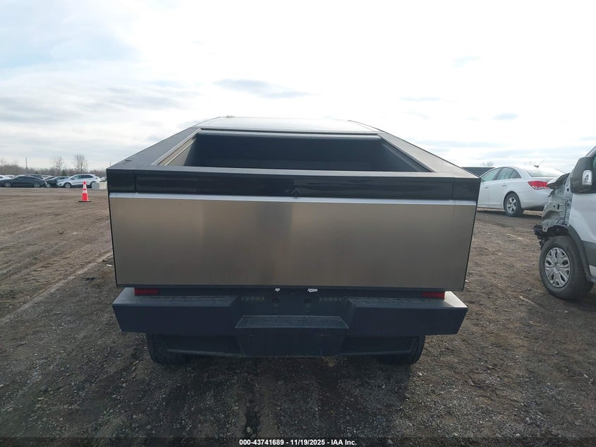 2025 Tesla Cybertruck All-Wheel Drive VIN: 7G2CEHED4SA072598 Lot: 43741689