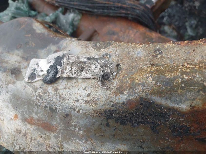 2000 Ford F-150 Lariat/Work Series/Xl/Xlt VIN: 1FTRX18L6YNB25588 Lot: 43741694