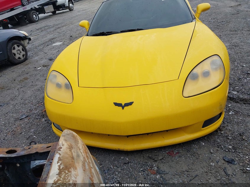 2005 Chevrolet Corvette VIN: 1G1YY24U155115472 Lot: 43741789