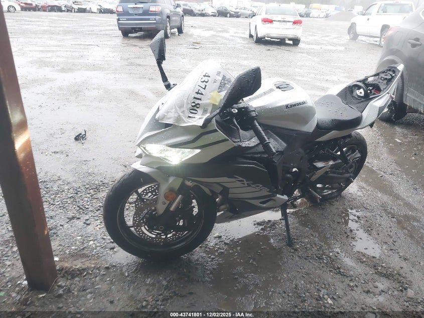 ML5ZXCS12SDA32581 2025 KAWASAKI ZX photo no. 2