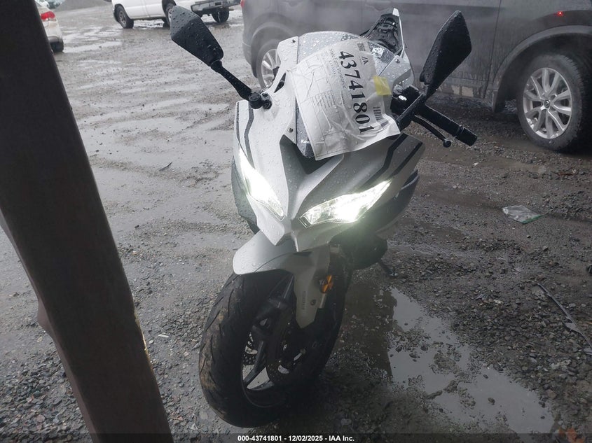 ML5ZXCS12SDA32581 2025 KAWASAKI ZX photo no. 5