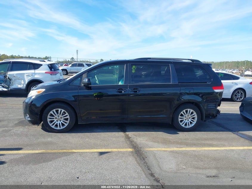 2013 Toyota Sienna Xle V6 8 Passenger VIN: 5TDYK3DC9DS338812 Lot: 43741832