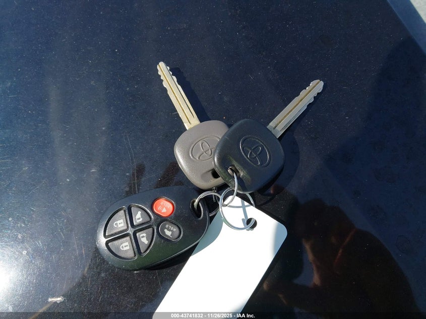 2013 Toyota Sienna Xle V6 8 Passenger VIN: 5TDYK3DC9DS338812 Lot: 43741832