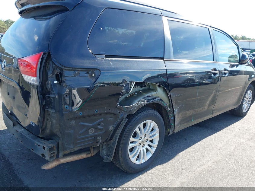 2013 Toyota Sienna Xle V6 8 Passenger VIN: 5TDYK3DC9DS338812 Lot: 43741832