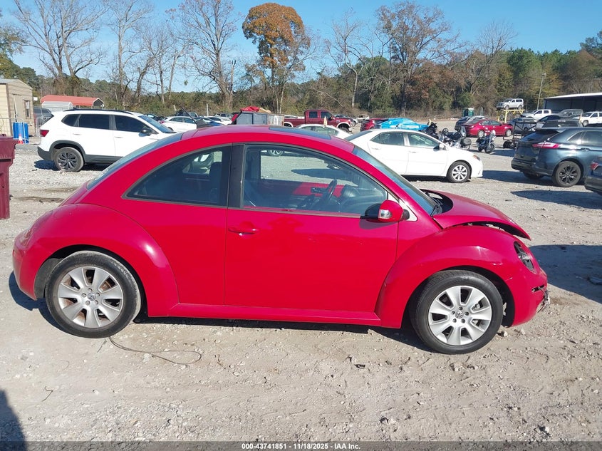 2009 Volkswagen New Beetle 2.5L VIN: 3VWRW31C79M514810 Lot: 43741851
