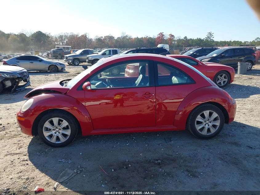 2009 Volkswagen New Beetle 2.5L VIN: 3VWRW31C79M514810 Lot: 43741851