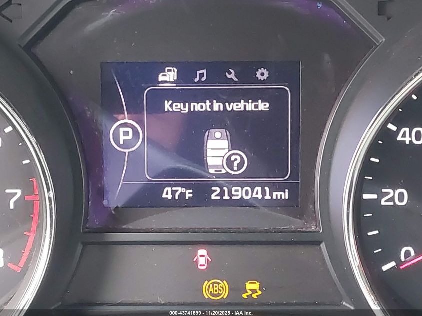 2017 Kia Sedona Lx VIN: KNDMB5C15H6260321 Lot: 43741899