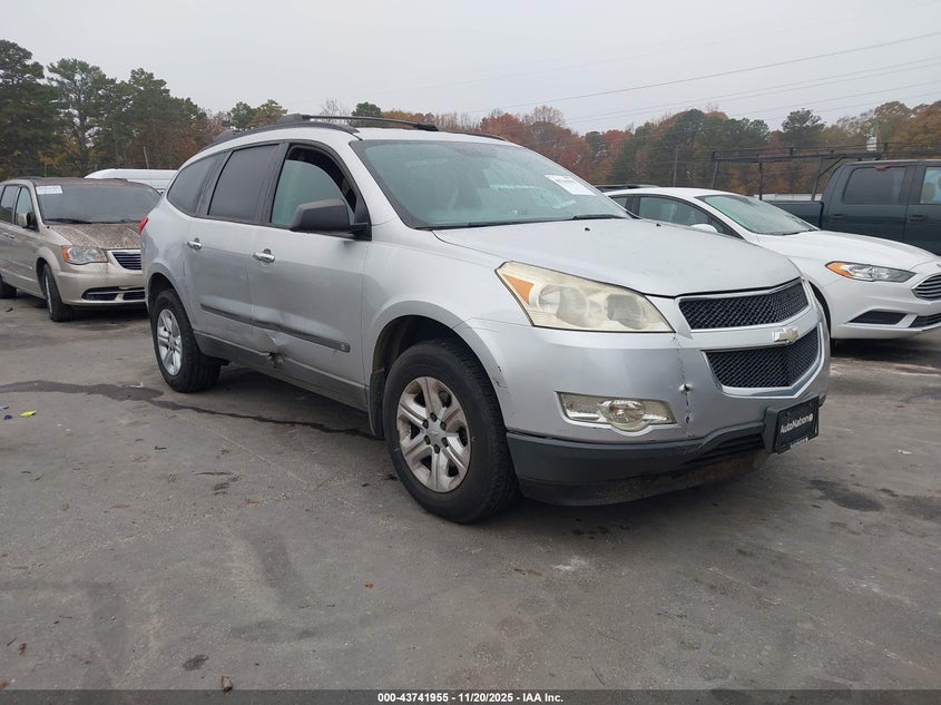 CHEVROLET TRAVERSE LS