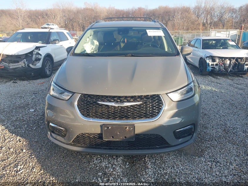 2022 Chrysler Pacifica Touring L VIN: 2C4RC1BG0NR117444 Lot: 43741979