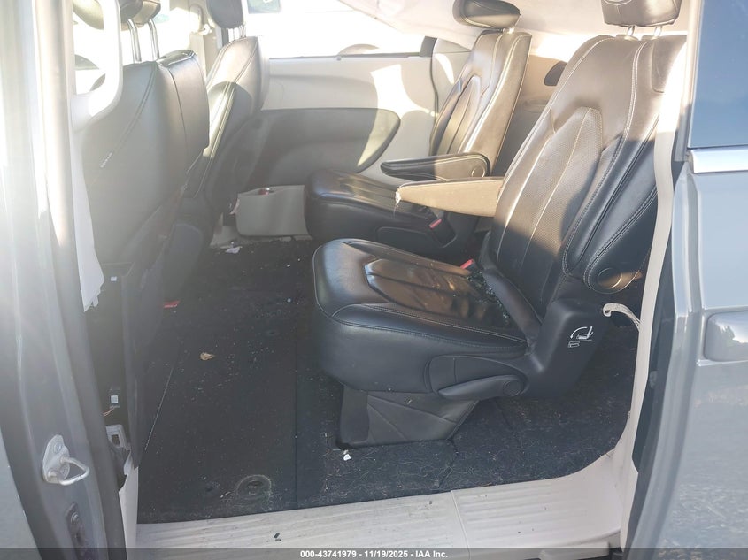 2022 Chrysler Pacifica Touring L VIN: 2C4RC1BG0NR117444 Lot: 43741979