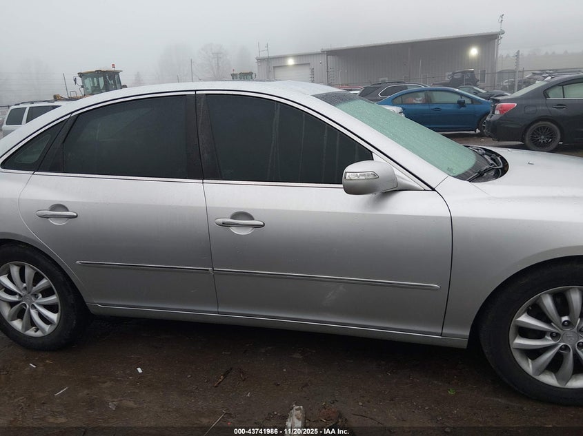 2007 Hyundai Azera Limited/Se VIN: KMHFC46F17A243577 Lot: 43741986