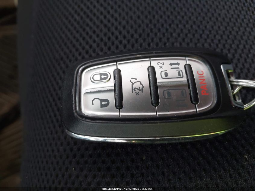 2017 Chrysler Pacifica Touring VIN: 2C4RC1DG0HR770874 Lot: 43742112