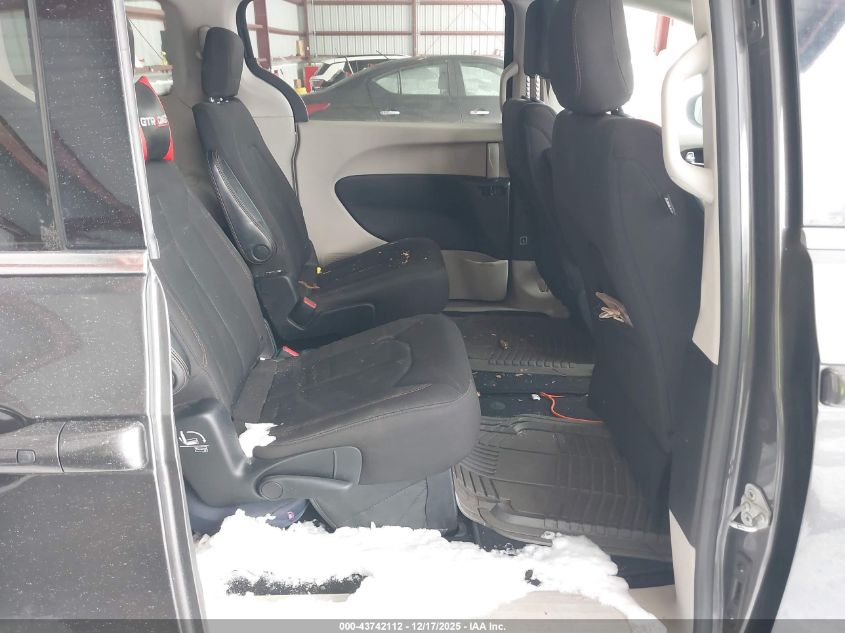 2017 Chrysler Pacifica Touring VIN: 2C4RC1DG0HR770874 Lot: 43742112