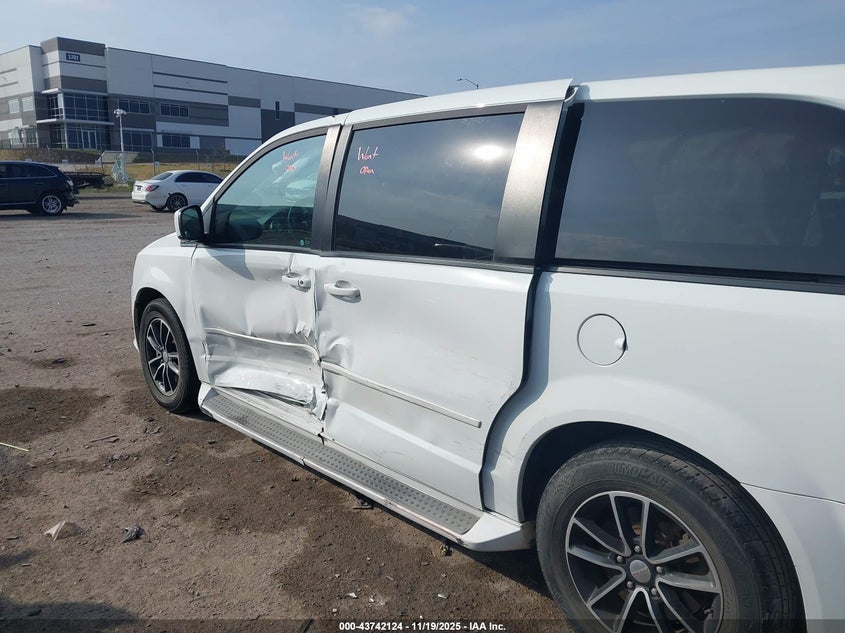 2016 Dodge Grand Caravan Se Plus VIN: 2C4RDGBG2GR124642 Lot: 43742124