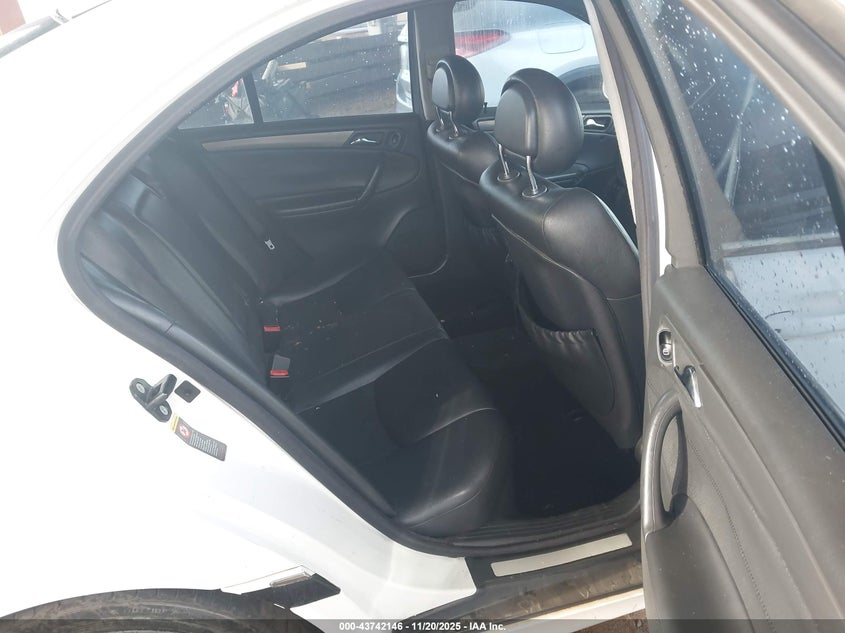 2004 Mercedes-Benz C 230 Kompressor Sport/Sport VIN: WDBRF40J64F490984 Lot: 43742146