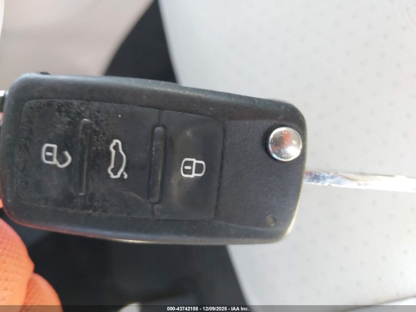 2010 Volkswagen Jetta Limited Edition VIN: 3VWRZ7AJ1AM162230 Lot: 43742158