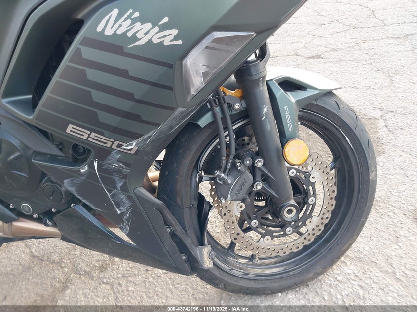 2025 Kawasaki Ex650 P VIN: ML5EXEP17SDAE4160 Lot: 43742196