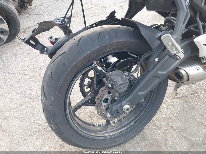 2025 Kawasaki Ex650 P VIN: ML5EXEP17SDAE4160 Lot: 43742196