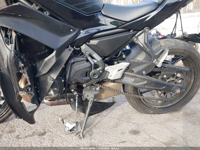 2025 Kawasaki Ex650 P VIN: ML5EXEP17SDAE4160 Lot: 43742196