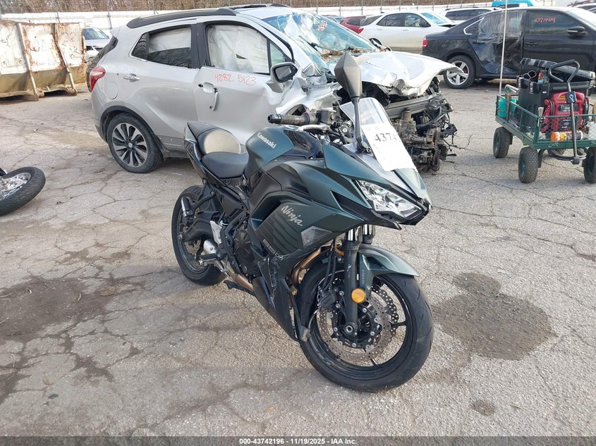 2025 Kawasaki Ex650 P