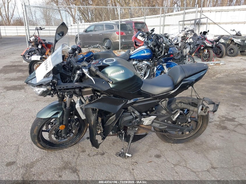 2025 Kawasaki Ex650 P VIN: ML5EXEP17SDAE4160 Lot: 43742196