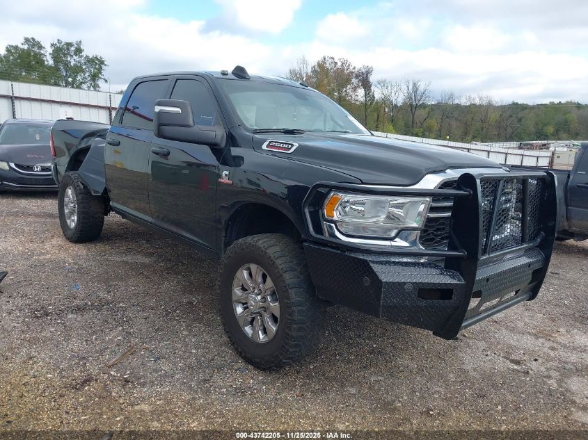 RAM 2500 TRADESMAN 4X4 6 4 BOX
