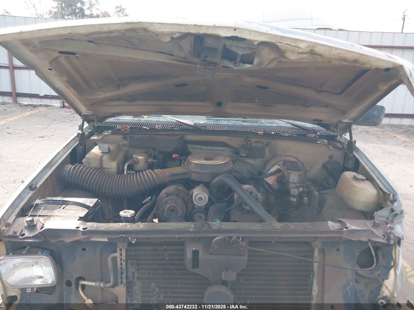 1992 Chevrolet Gmt-400 C1500 VIN: 1GCDC14Z6NE114599 Lot: 43742232