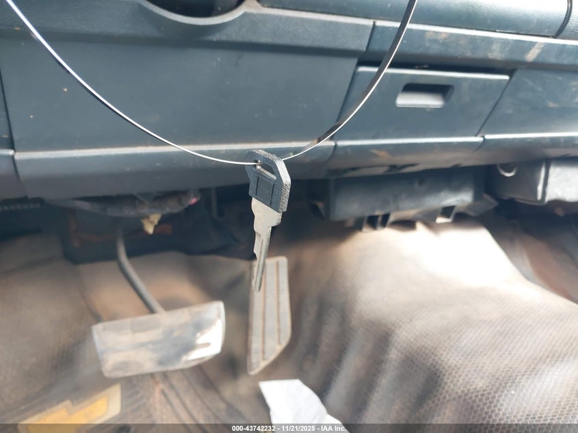 1992 Chevrolet Gmt-400 C1500 VIN: 1GCDC14Z6NE114599 Lot: 43742232