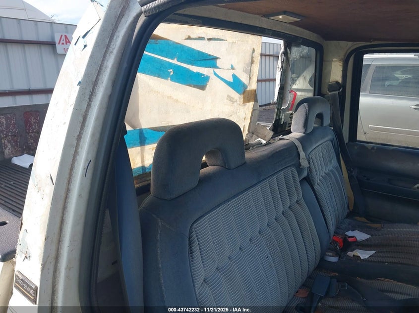 1992 Chevrolet Gmt-400 C1500 VIN: 1GCDC14Z6NE114599 Lot: 43742232